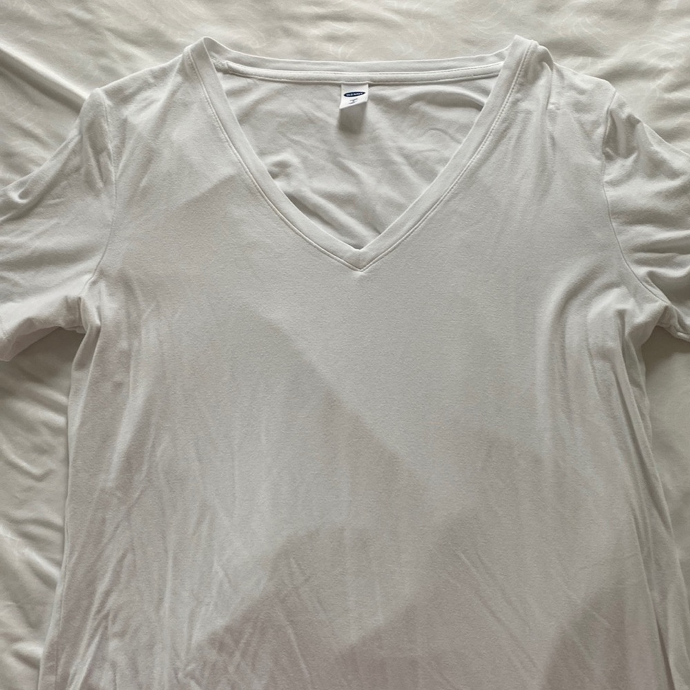 Old Navy V-neck T-shirt